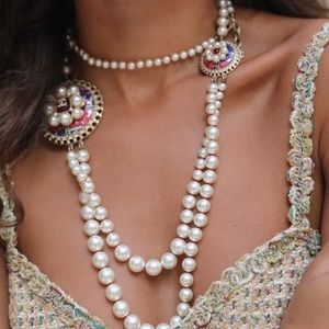 CHANEL NECKLACE